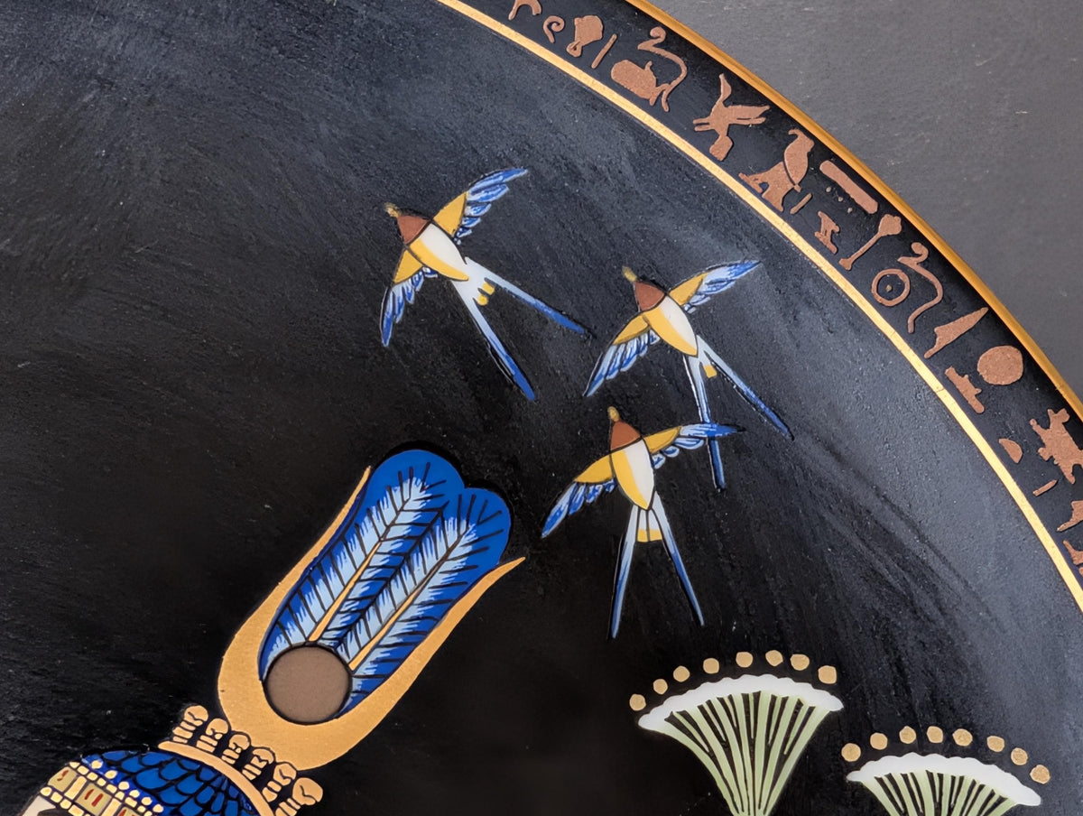 Rückseite mit Hieroglyphen-Inschriften