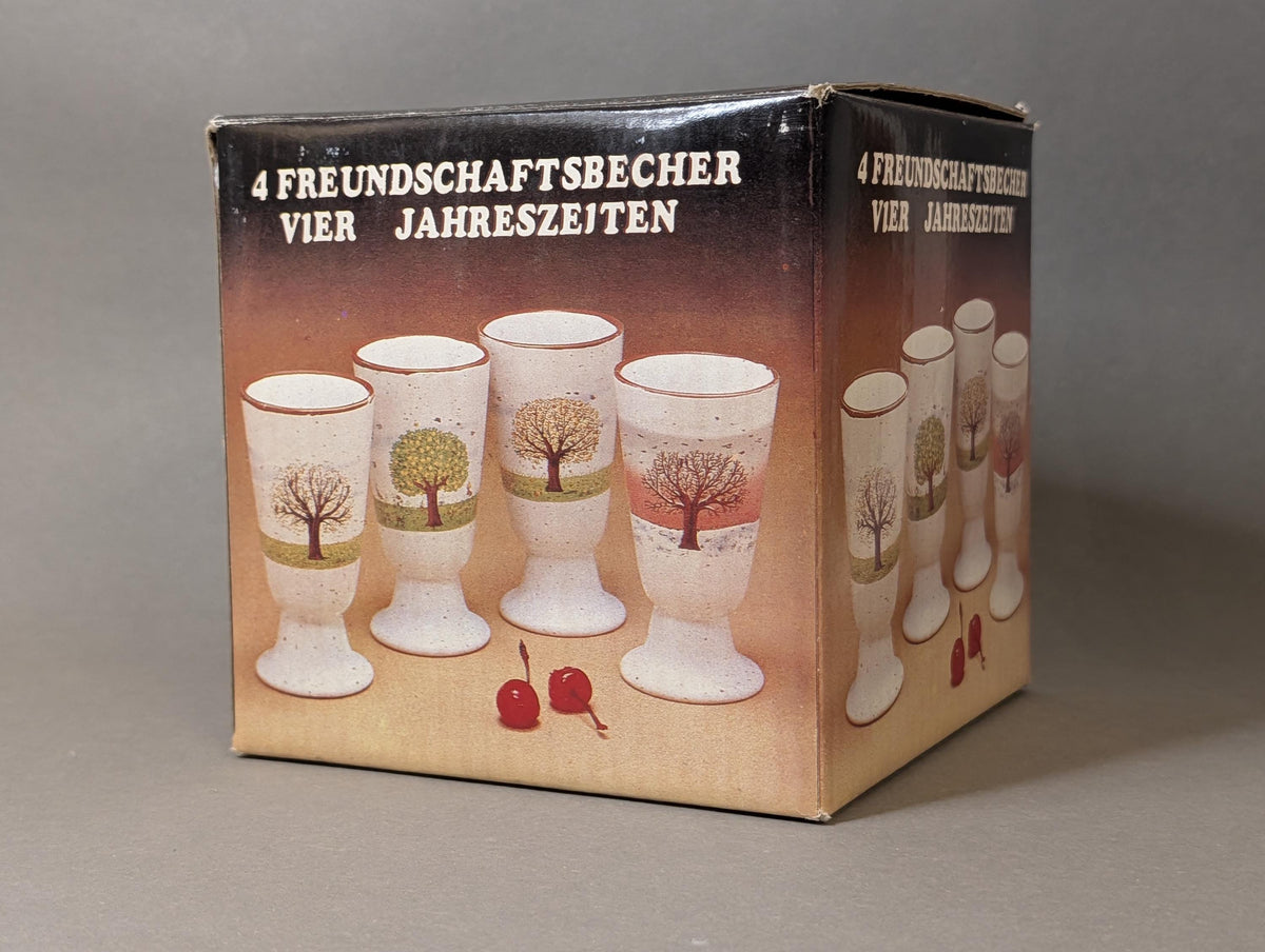 Sommerbecher mit grünem Baum