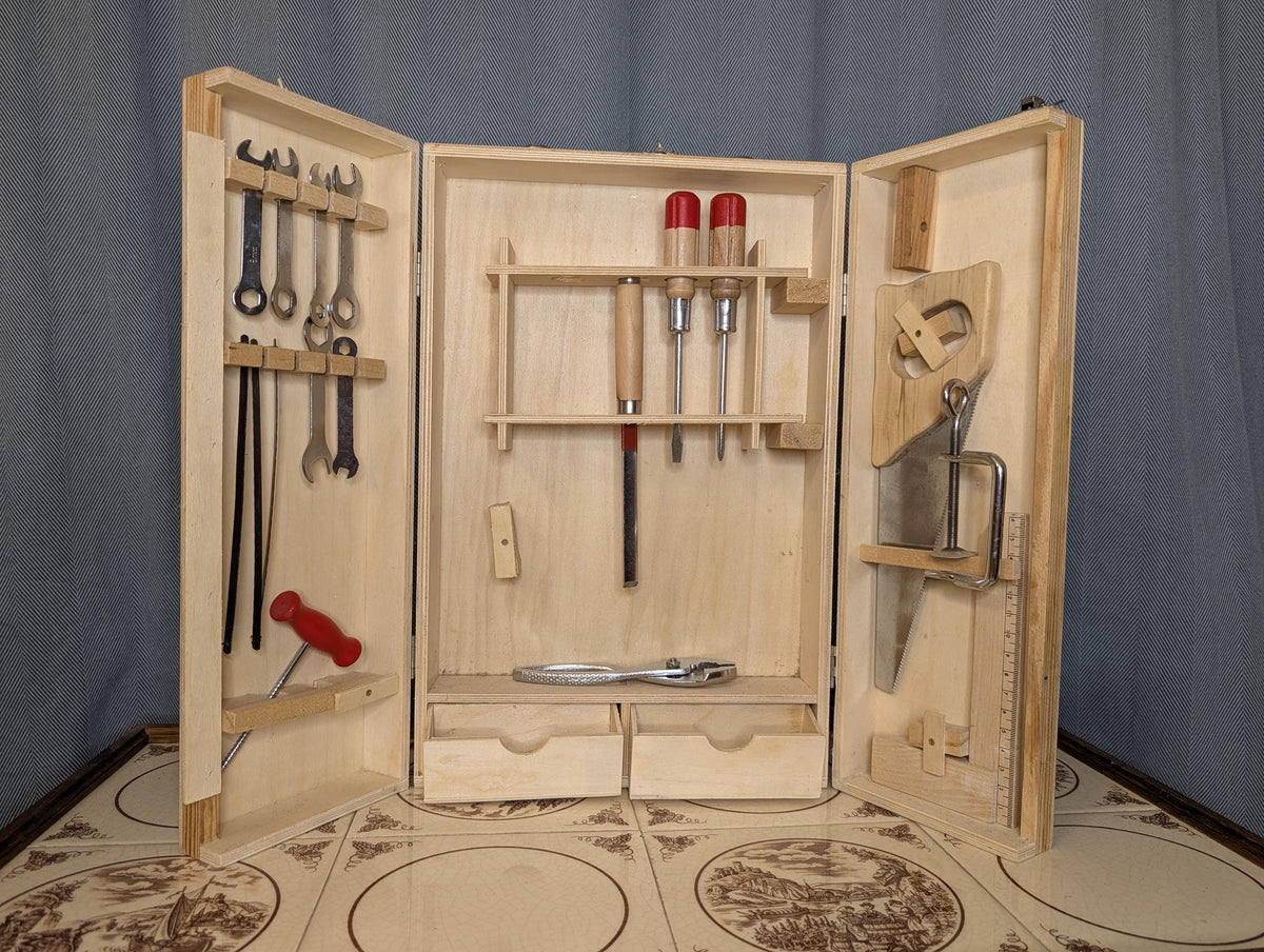 Vintage Spielzeug-Werkzeugset im Holzkoffer, Gesamtansicht