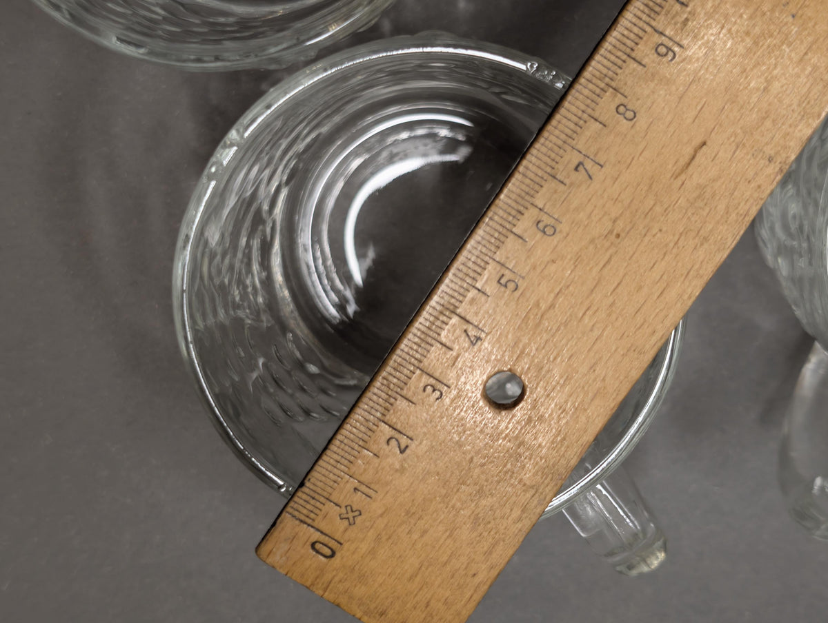 Glasbecher von schräg oben