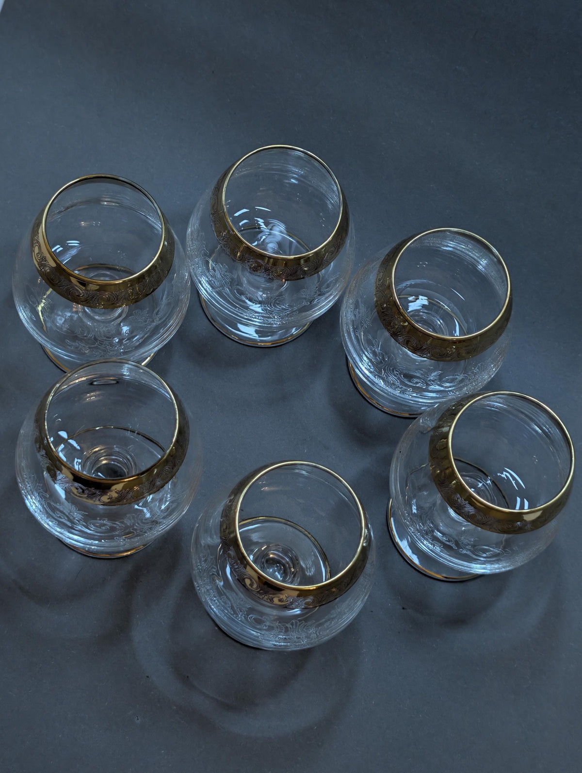 Verjüngter Rand des Brandy-Glases