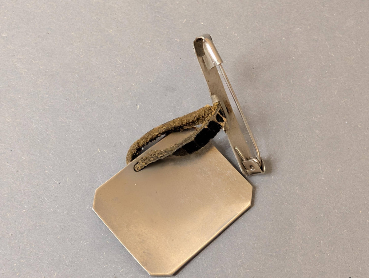 Glatte Rückseite der Plakette für Monogramm