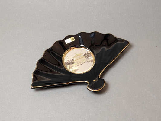 Chokin Fal-Zierschale mit Kinkaku-ji Motiv – Gesamtansicht, Japan Vintage 1970er–1980er