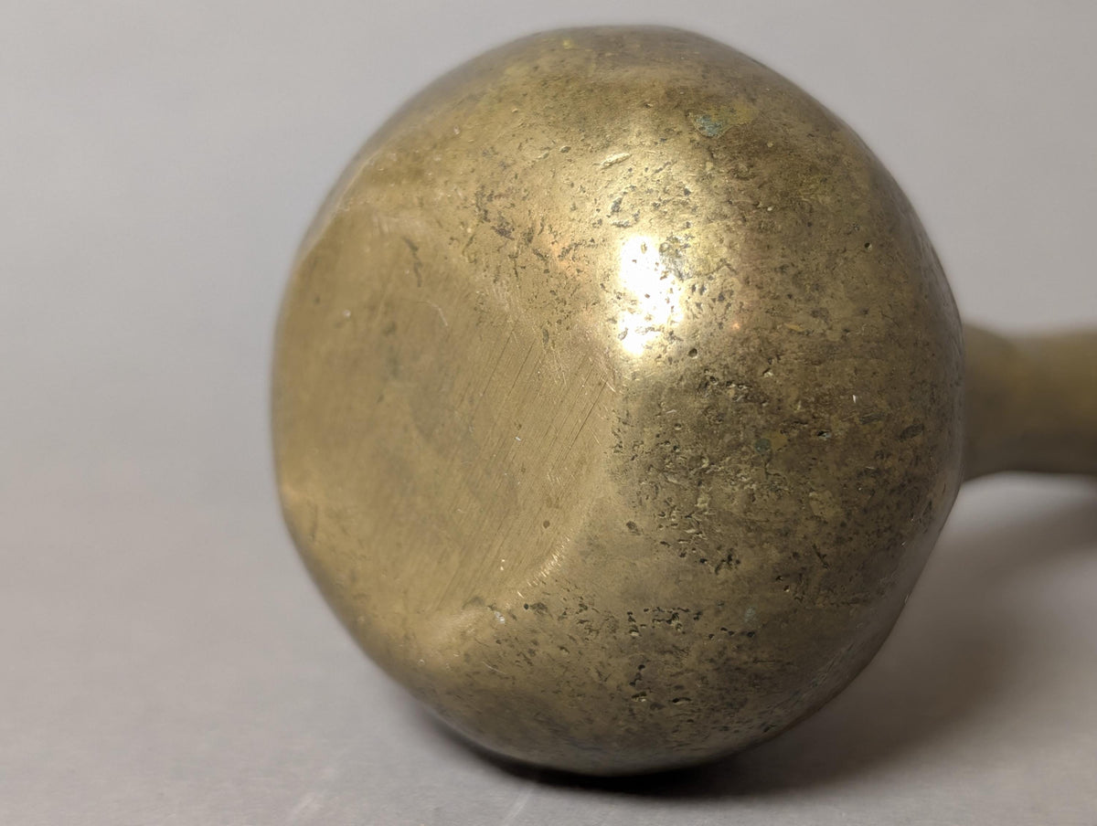 Warme bronzegoldene Patina der Mid-Century-Vase