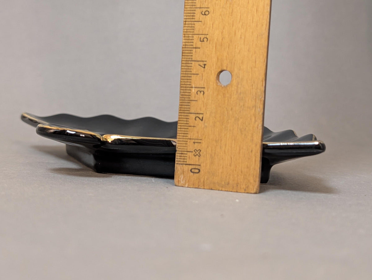Größenangabe der 18,5 cm langen Fächerschale