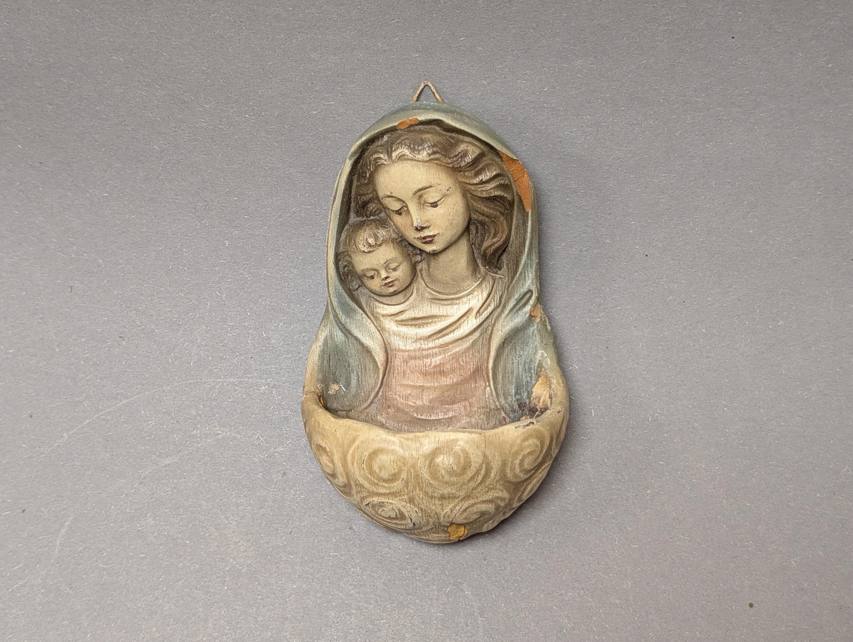 Weihwasserkessel Madonna mit Jesuskind – Gesamtansicht, Vintage Alpenländisch 1940er–1960er