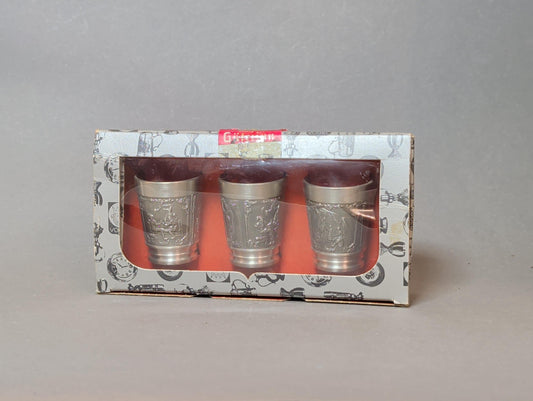 Drei Vogel Zinn-Schnapsbecher in Originalbox, Gesamtansicht