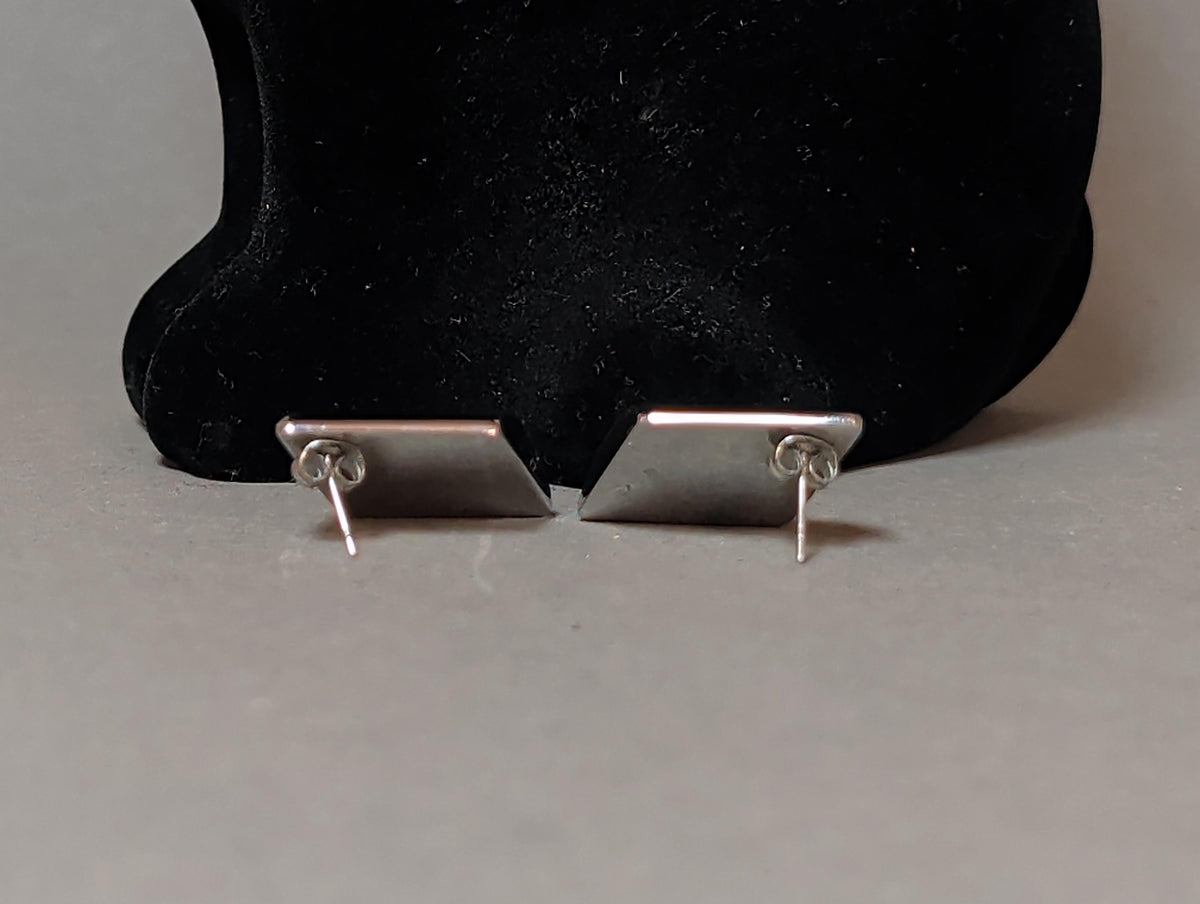 Ohrstecker getragen