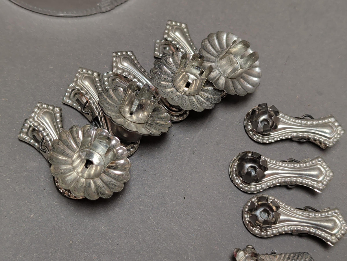 Patina und Anlaufspuren am Metall