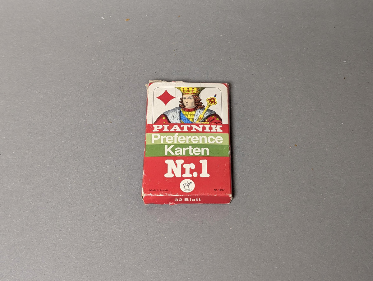Herz-Ass mit Piatnik-Reiter