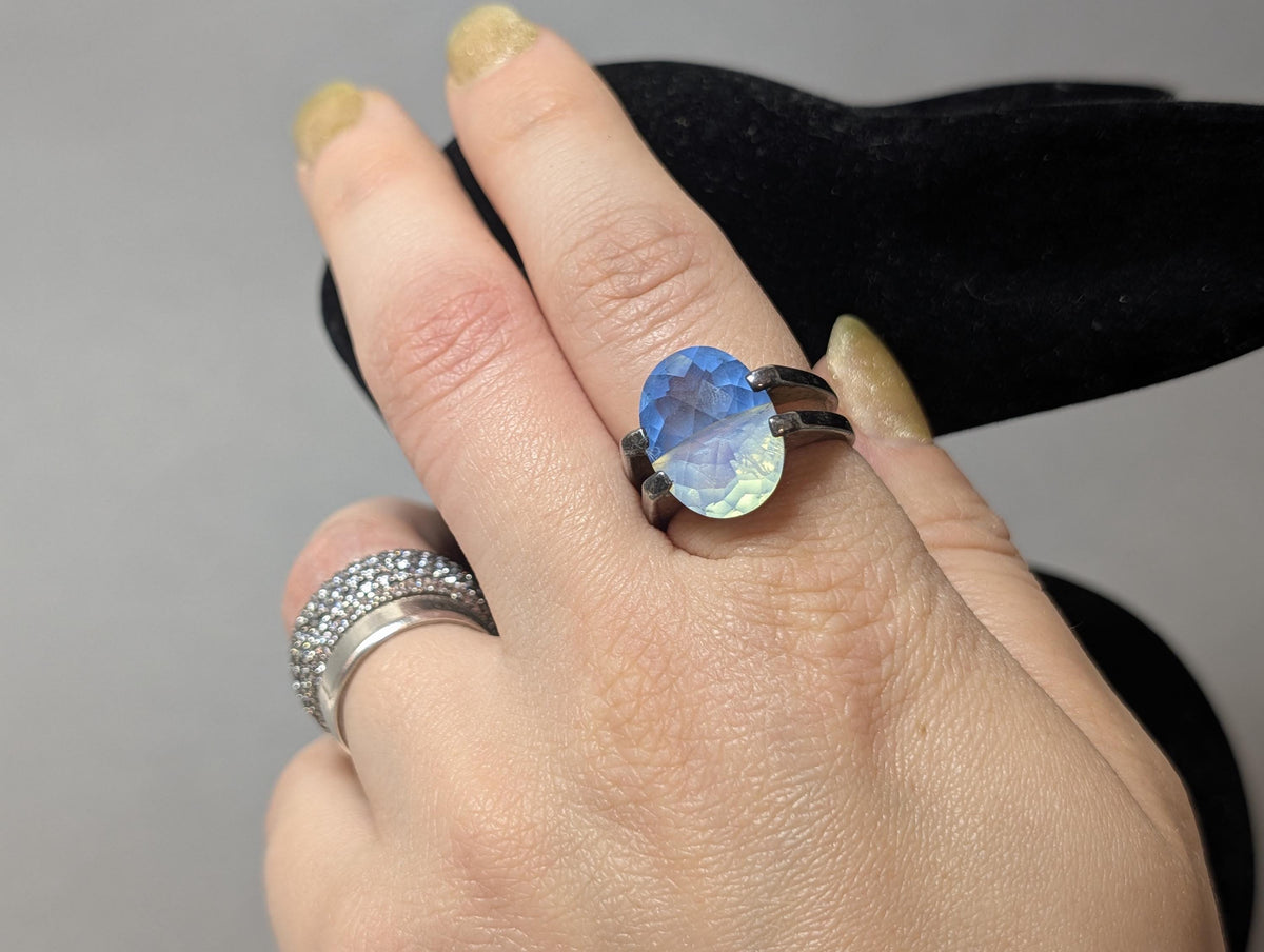 Monet Cocktailring mit zweifarbigem Kunstglas, Gesamtansicht