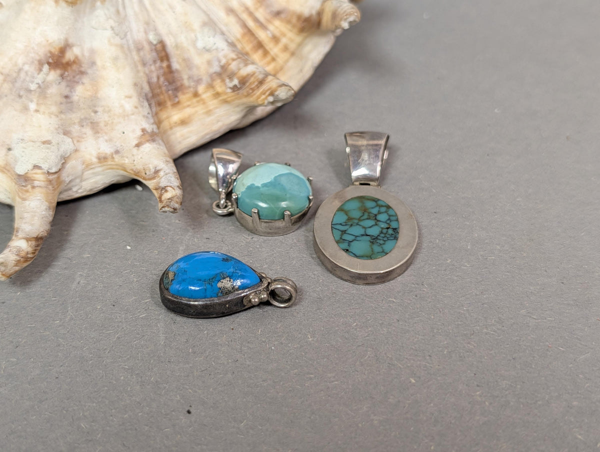 Drei Silberanhänger 925 mit Türkis-Cabochons, Gesamtansicht