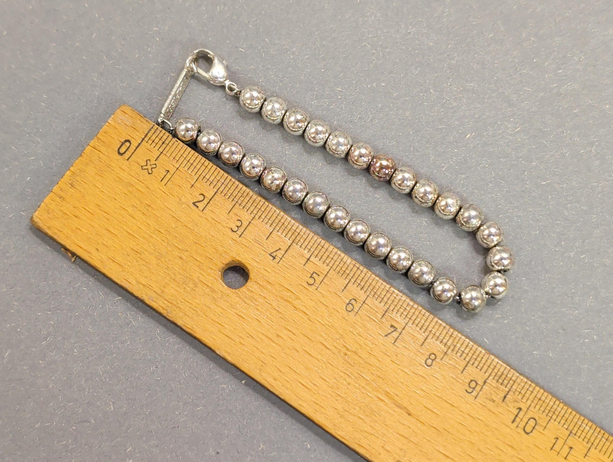 Armband in Schmuckschale