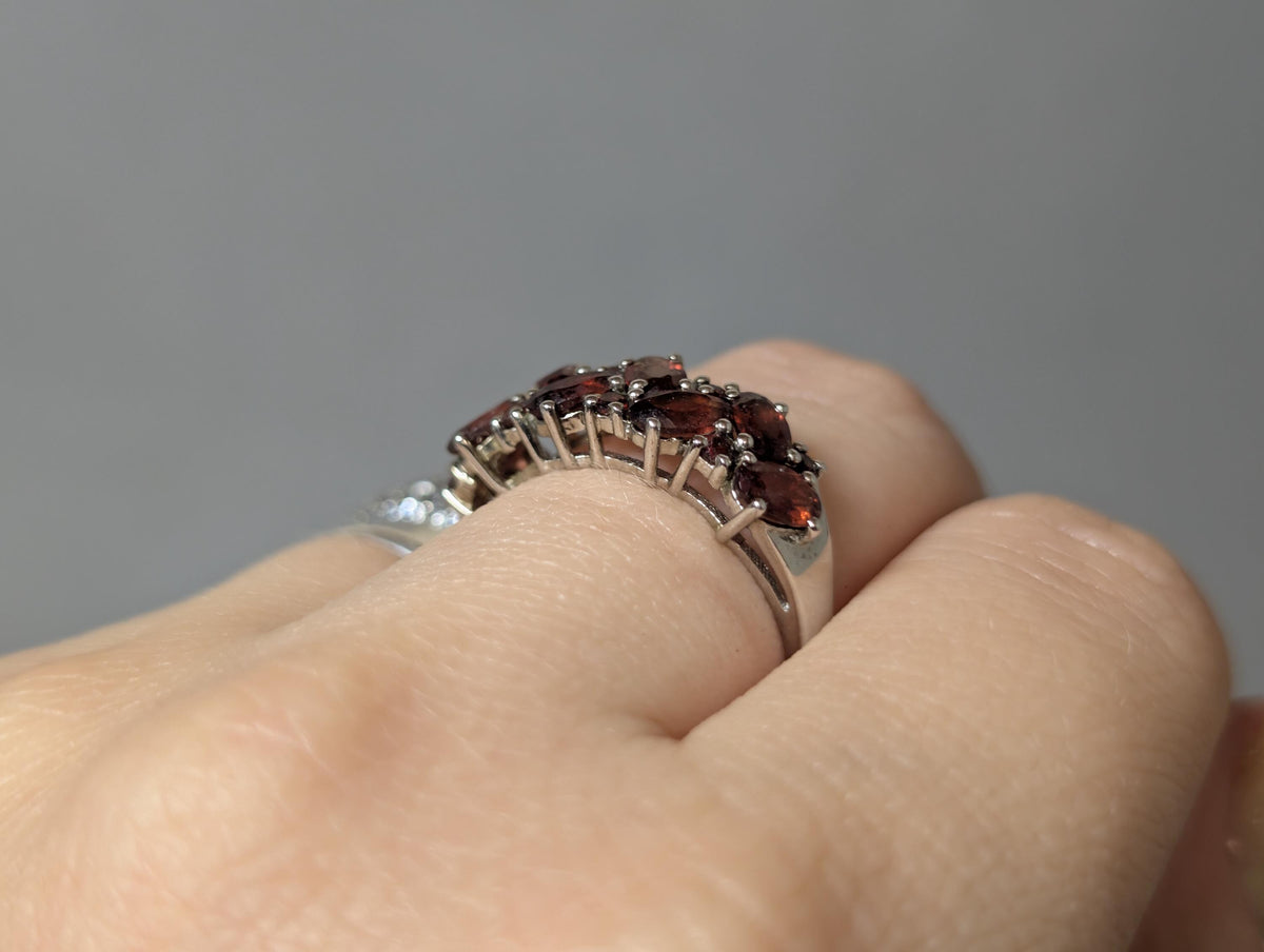 Ring am Finger getragen