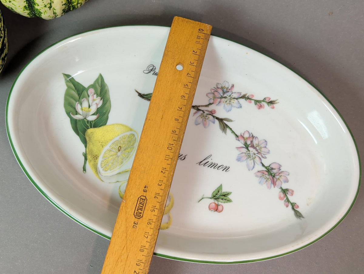 Platte mit Obst angerichtet im French-Country-Stil