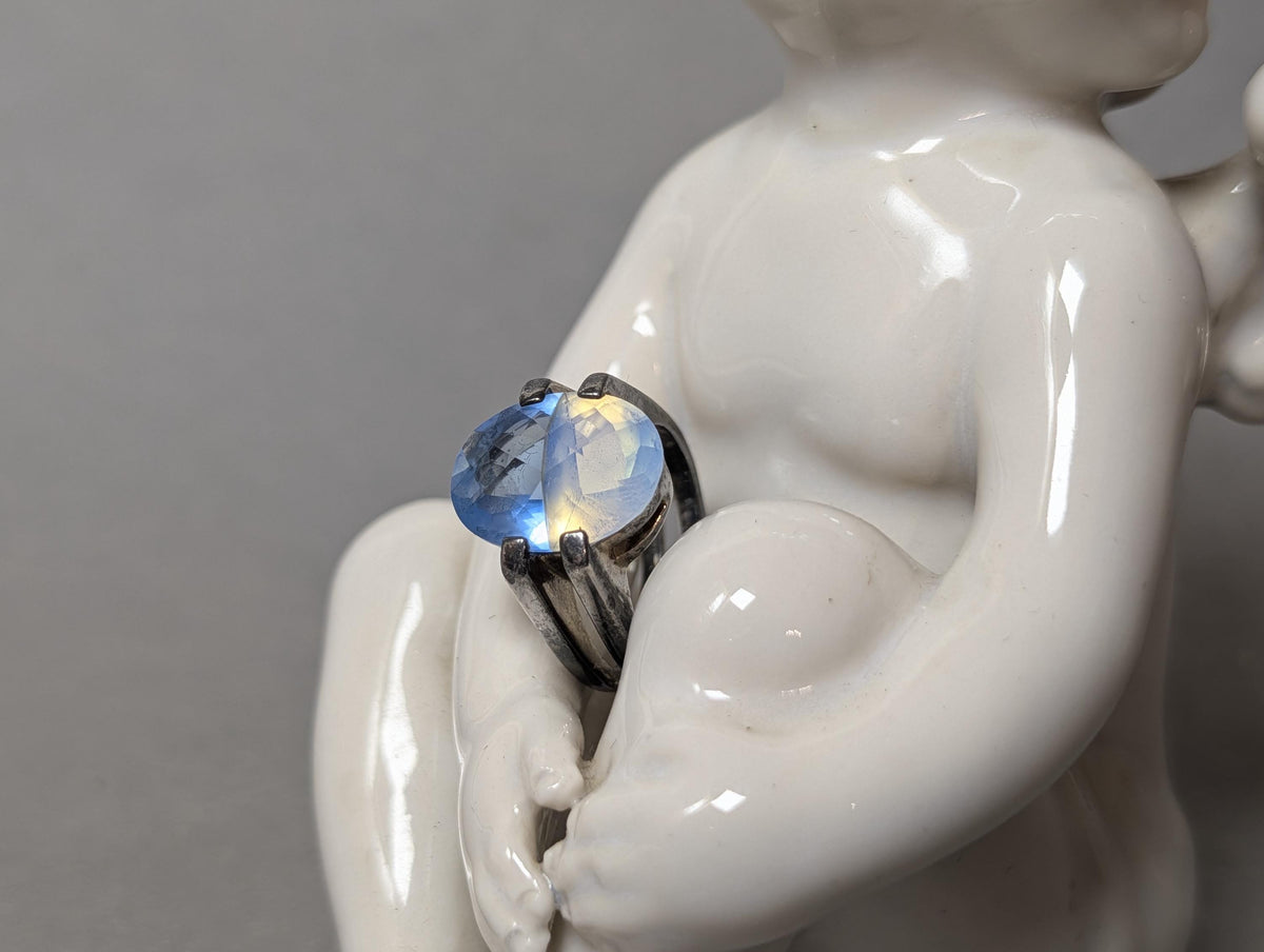 Himmelblaue Hälfte des Steins