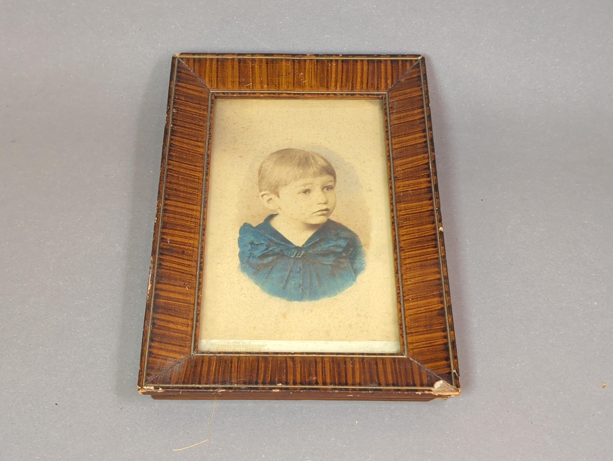 Antikes handkoloriertes Kinderporträt im Holzrahmen, Atelier J. Pokorny Wien, um 1900