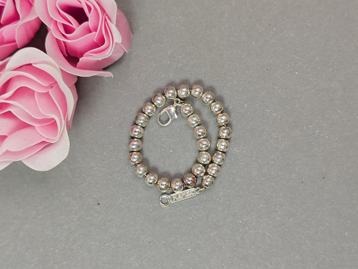 Armband ausgelegt