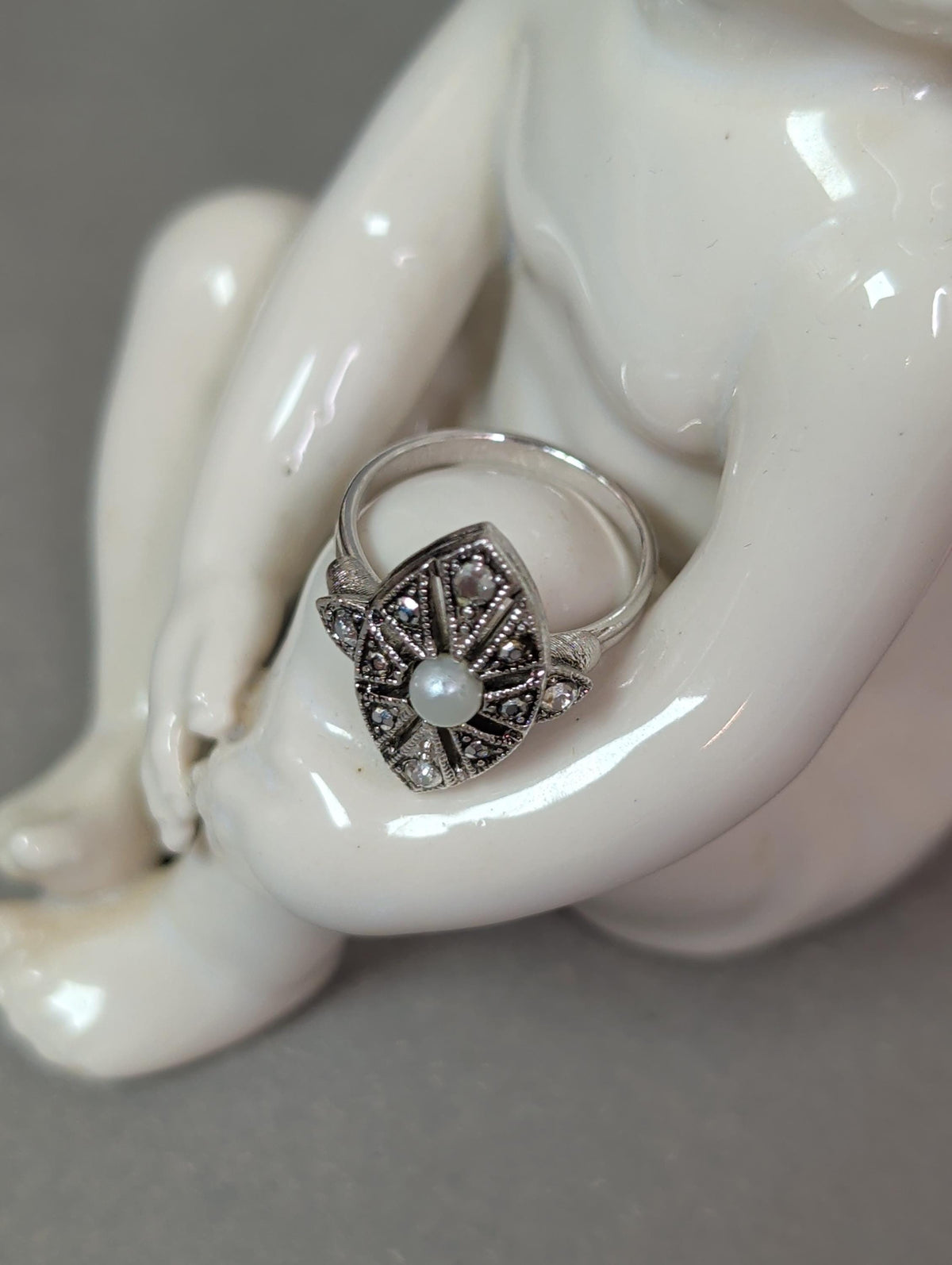 Ring in der Hand