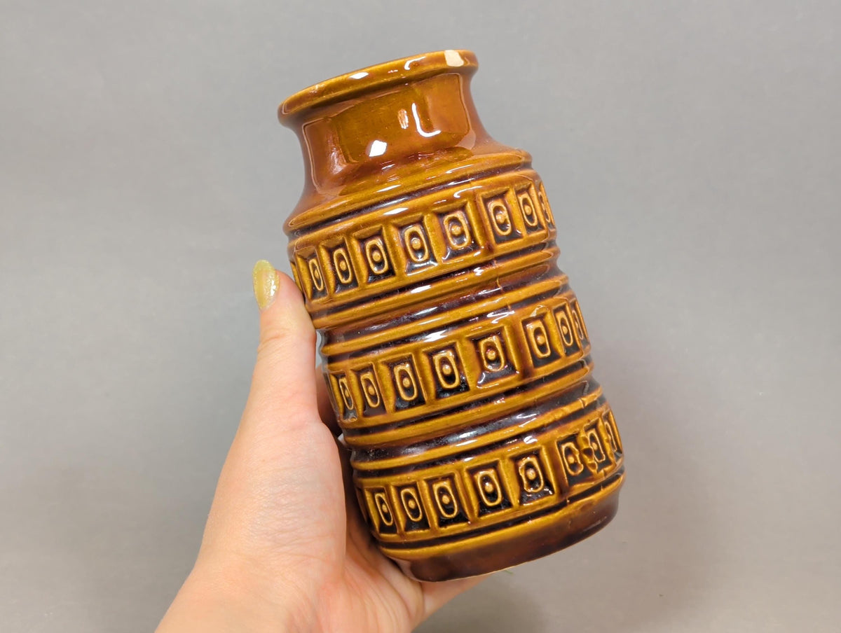 Rückseite der Fat Lava Vase