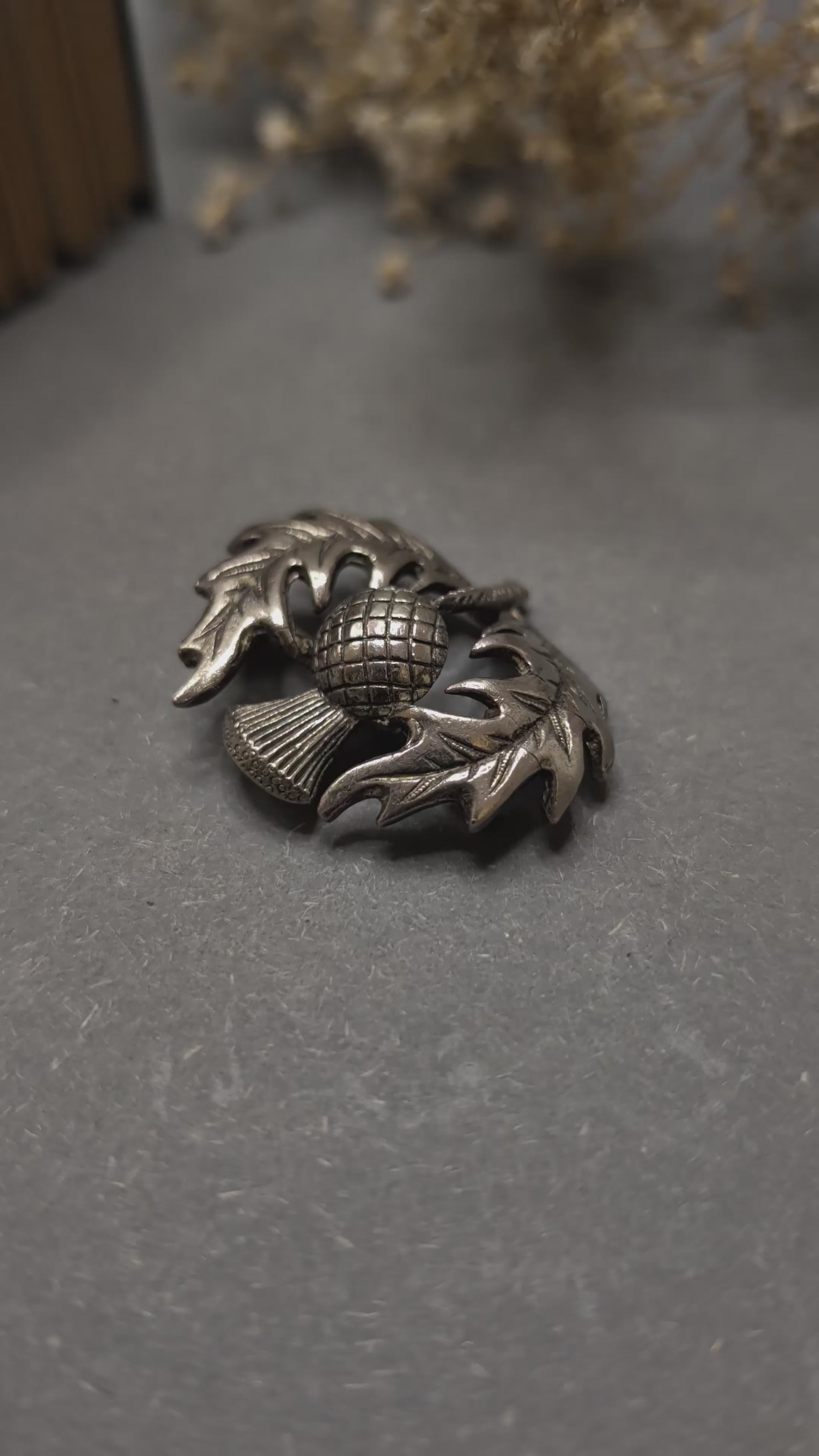 Schottische Distel-Brosche silberfarben, Vintage keltischer Schmuck, Video.