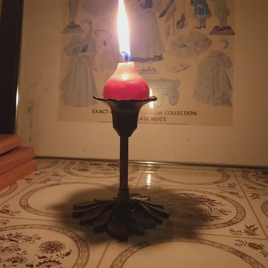 Video: Floraler Kerzenhalter aus Messing rundum