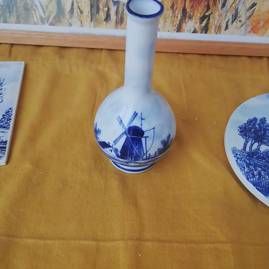 Delfts blauw kleine Porzellanvase Windmühle traditionell Holland. Video.