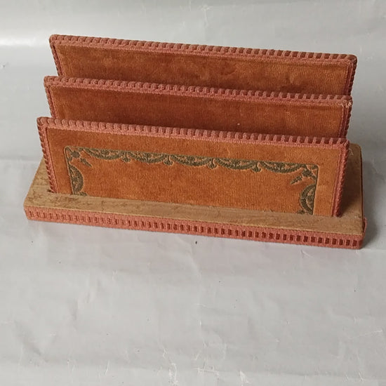 Handgefertigter Vintage Briefständer, zwei Fächer, Samt und Seide.  Video.