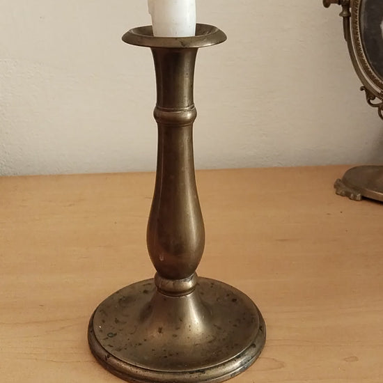 Vintage Messing-Kerzenständer, 18,5 cm hoch, klassische Baluster-Form, Video.