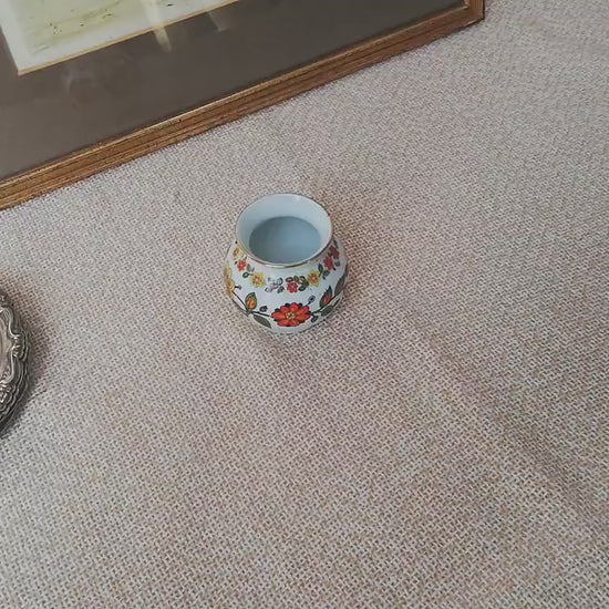 Small porcelain vase from Brazil, Porcelana Schmidt Brasil