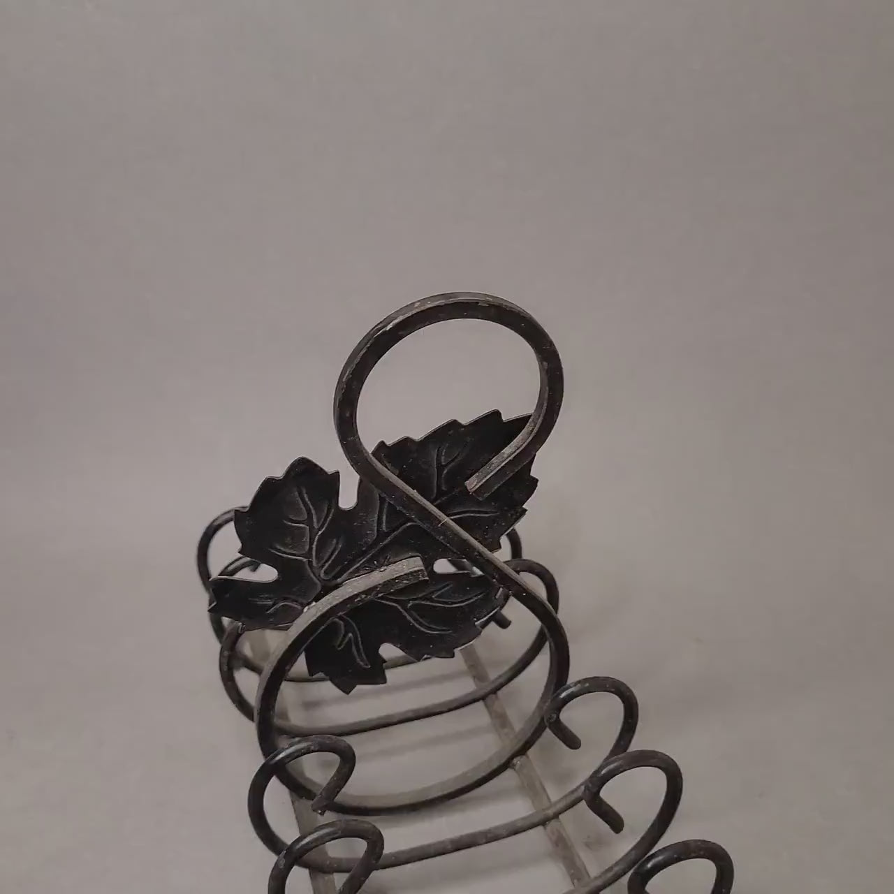 Vintage Wrought Iron Toast Rack with Leaf Detail / Black Metal 6-Slot Bread Holder / Rustic Farmhouse Kitchen Decor