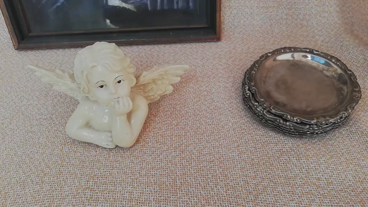 Ceramic angel white as a decorative object for your home. Vintage from Austria