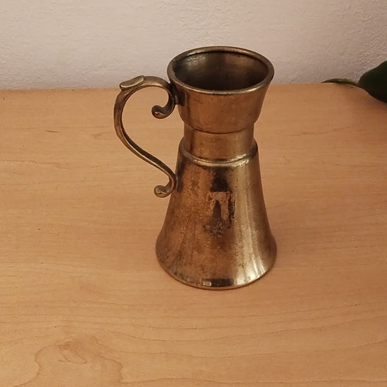 Vintage Messing Krug Vase mit S-Henkel. Video.