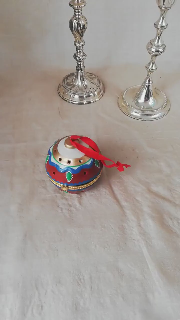 Vintage aroma balls for Christmas or Easter .